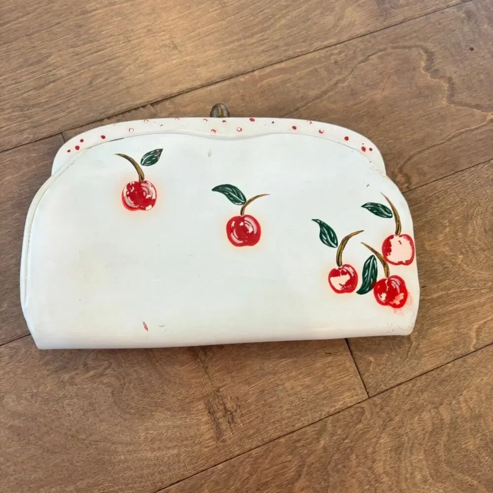 Vtg Handpainted 50s Hand Painted Cherry White Clutch Kiss Lock Chain Bag
